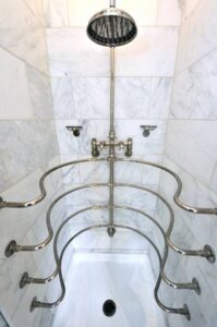 Roosevelt shower with chrome bars